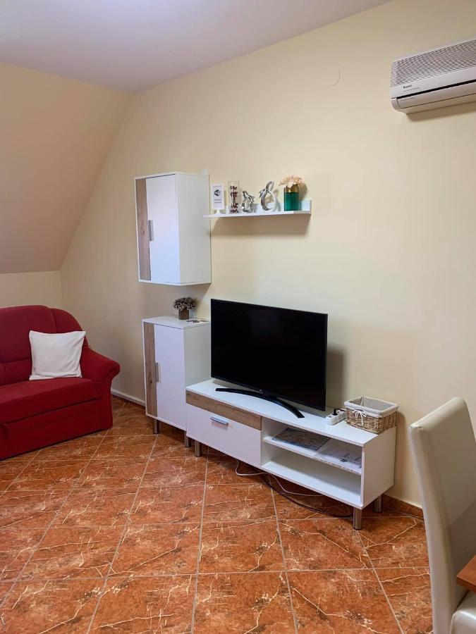 Bibor Apartman Gyula Εξωτερικό φωτογραφία