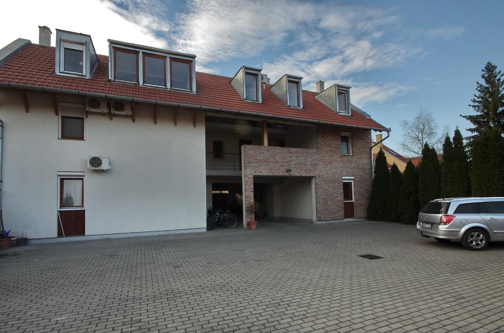 Bibor Apartman Gyula Εξωτερικό φωτογραφία