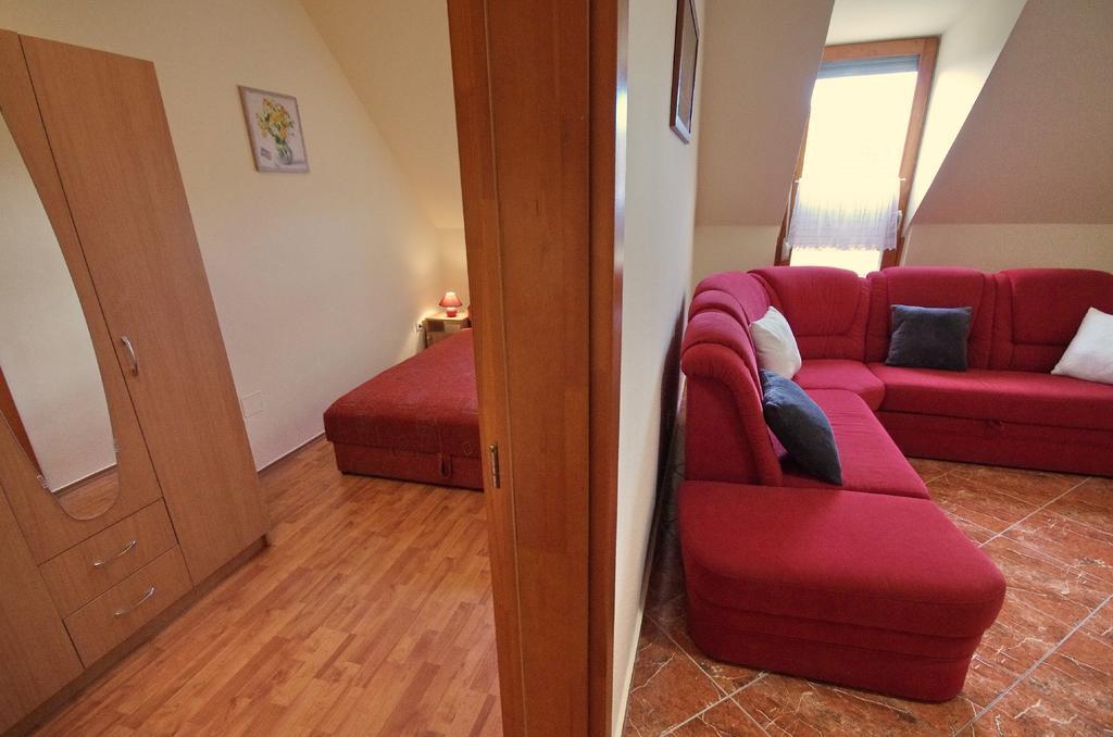 Bibor Apartman Gyula Εξωτερικό φωτογραφία